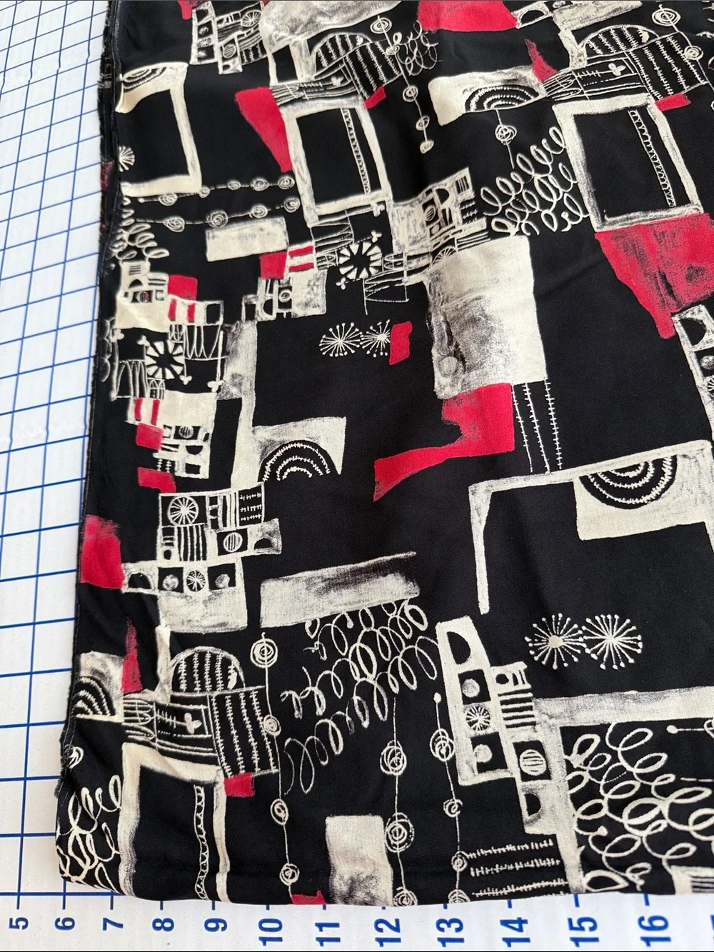 Vintage MCM Abstract Fabric Black Red Ivory 4.25 Yds x 58 Drapey Mod Print